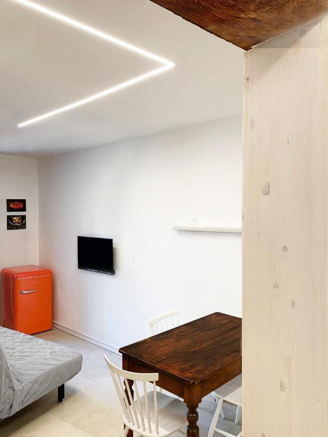 Antica Torre Apartment Сондрио Екстериор снимка